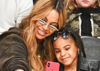 Lý do ca sĩ Beyonce C dạy con trai… khóc