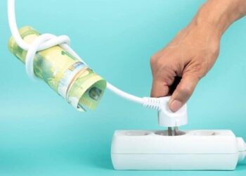Bạn đang phải trả nhiều tiền cho hóa đơn điện ở nhà? Học 5 mẹo này bạn có thể tiết kiệm được kha khá