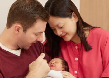 Từng nghĩ không cho con bú vì sợ xấu, diễn viên “giờ vàng VTV” đã thay đổi quan niệm nuôi con bằng sữa mẹ