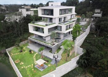 Siêu biệt thự sườn đồi 2.500m2 của đại gia bất động sản: Lưng tựa sơn, mặt hướng thủy, riêng TV đã 3 tỷ