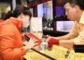 Mang vàng đi bán bị đại lý trừ tiền vì 1 lỗi, nguyên nhân vì sao và nên giải quyết thế nào?