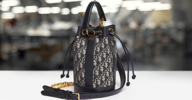Balo Dior Backpack: Bảo bối “bất ly thân” của phái nữ trong mùa xuân hè 2024