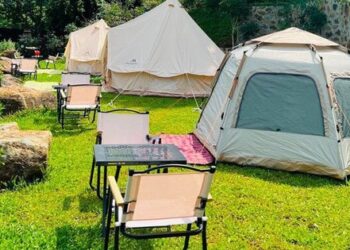 Giá vé máy bay đắt đỏ, dân đổ xô đi du lịch gần, homestay ven Hà Nội bội thu