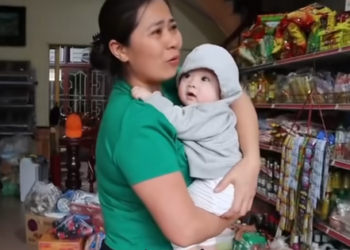 Hai vợ chồng bí mật đưa con về thăm quê để xem phản ứng của bà nội, cái kết khiến nhiều người bật khóc