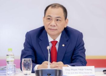 Chủ tịch Vingroup Phạm Nhật Vượng khẳng định sẽ không buông bỏ VinFast và tiếp tục hỗ trợ 1 tỷ USD