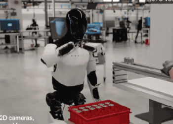 Robot hình người đang hoạt động trong nhà máy của Tesla như thế nào?