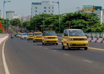 Taxi điện mini đầu tiên tại Việt Nam tung ảnh ra quân: giá cước từ 8.000 đồng/km, thuê tự lái 450.000 đồng/ngày