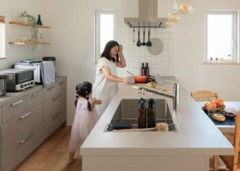Căn bếp của 3 bà nội trợ Nhật Bản cực kỳ gọn gàng và có khả năng lưu trữ tuyệt vời