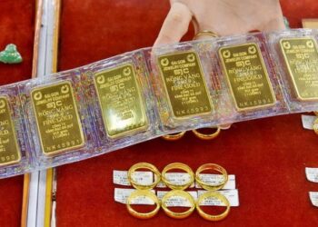 Giá vàng SJC tăng sốc lên 92 triệu đồng/lượng, vàng nhẫn trơn cũng tăng dựng đứng