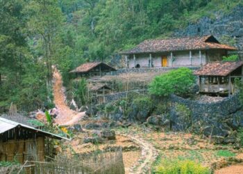 ‘Ngôi làng địa ngục’ ẩn hiện giữa núi đồi Hà Giang: Đẹp mộng mị hớp hồn du khách