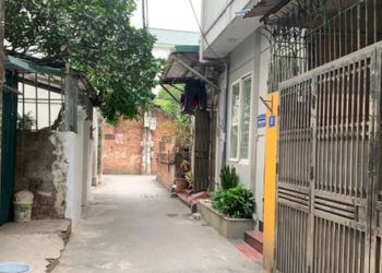 Giá nhà trong ngõ trung tâm Hà Nội đạt mức gần 170 triệu đồng/m2 đất, lộ diện 3 quận có giao dịch sôi động nhất