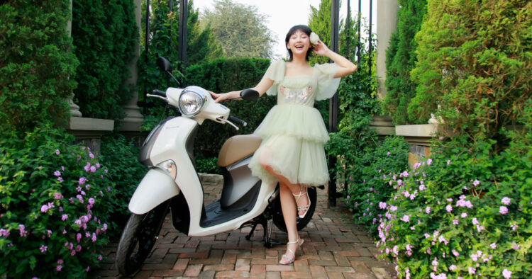 Hot girl GenZ Ceri mách bạn 3 tips có ngay bộ ảnh “chất” chào hè.